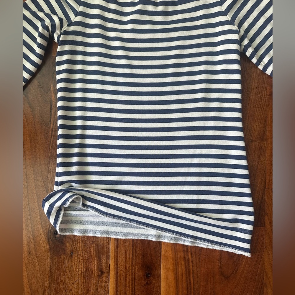 Club Monaco Blue and White Striped Bethshiba Top; Size XS - Picture 13 of 14